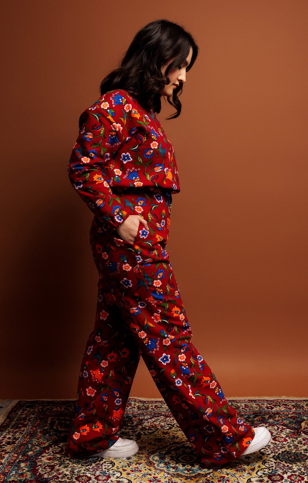 Red Like Flowers crewneck sweater for women