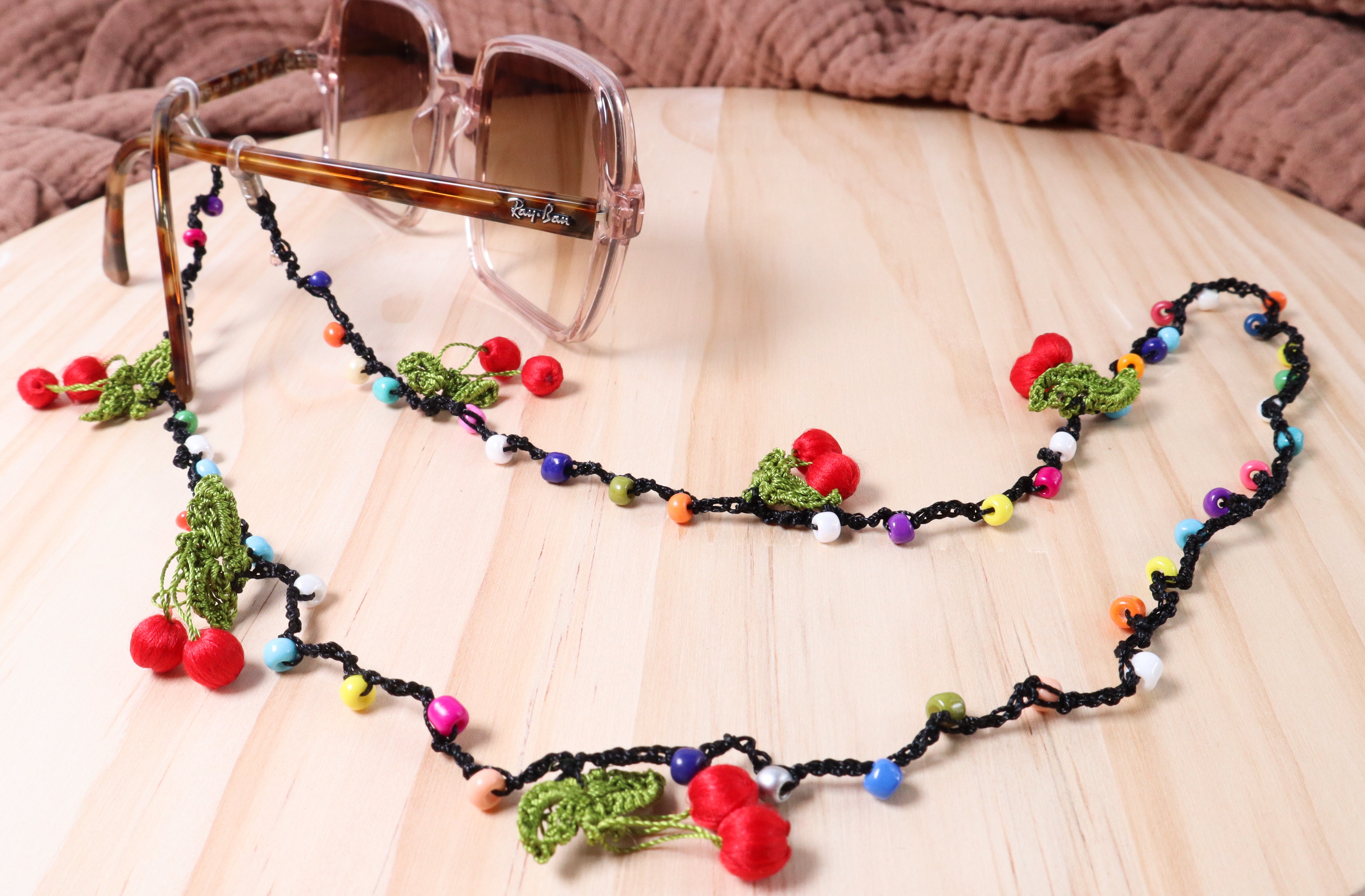 Very Cherry  Oya (Sun) Glasses Chains