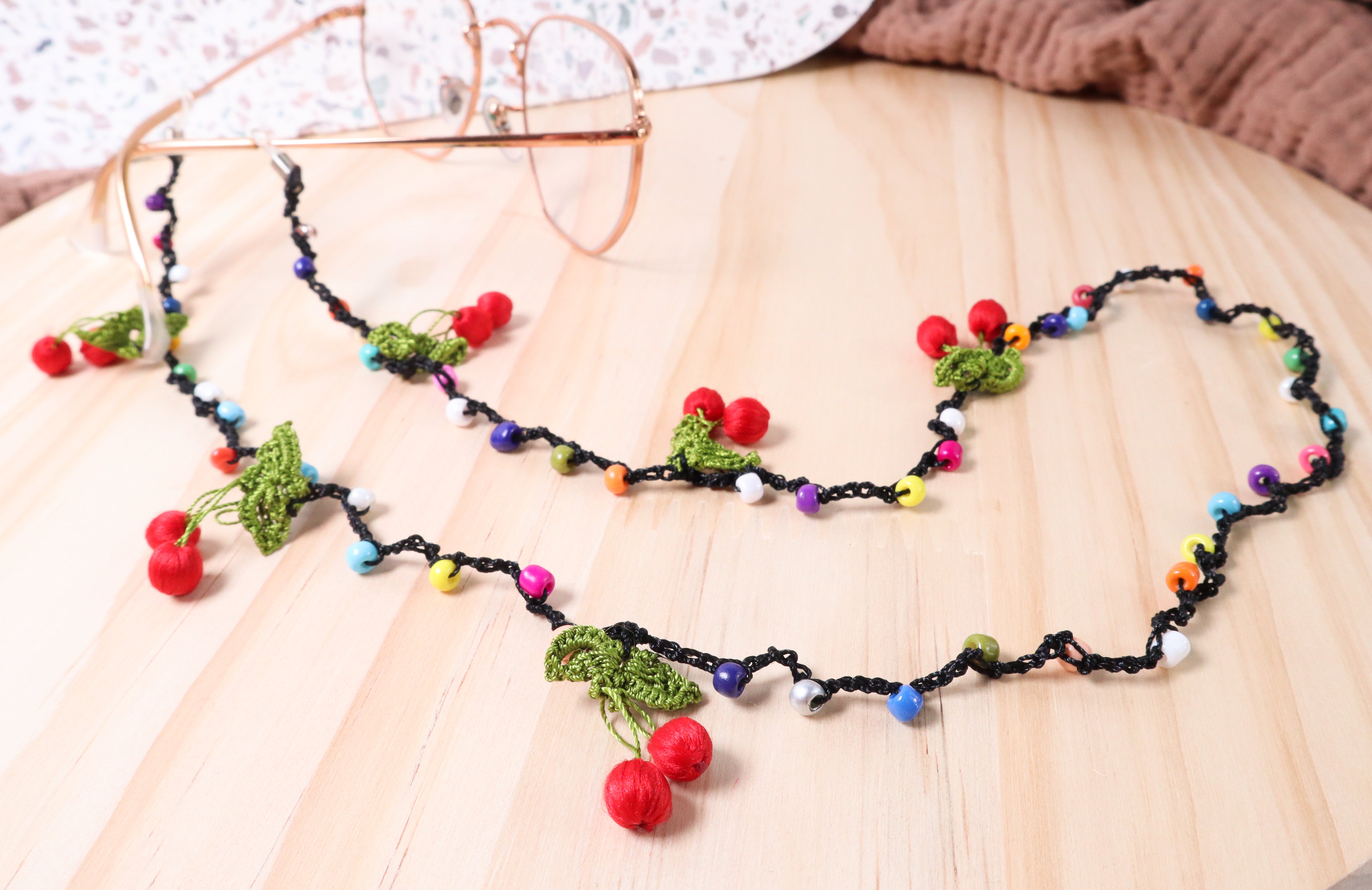 Very Cherry  Oya (Sun) Glasses Chains
